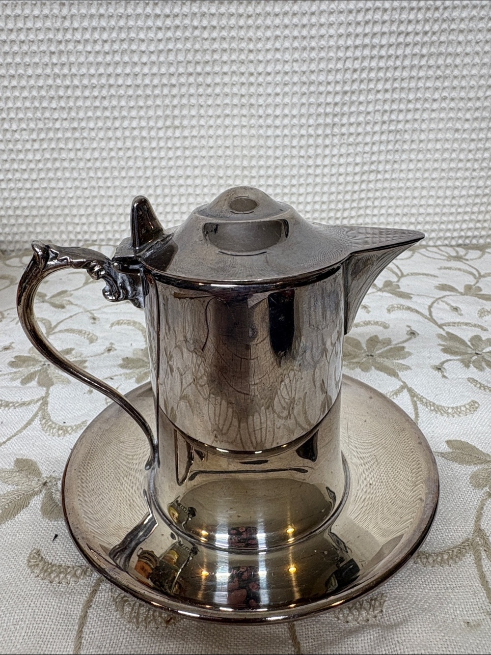 Wallace silver plate syrup pitcher/creamer
